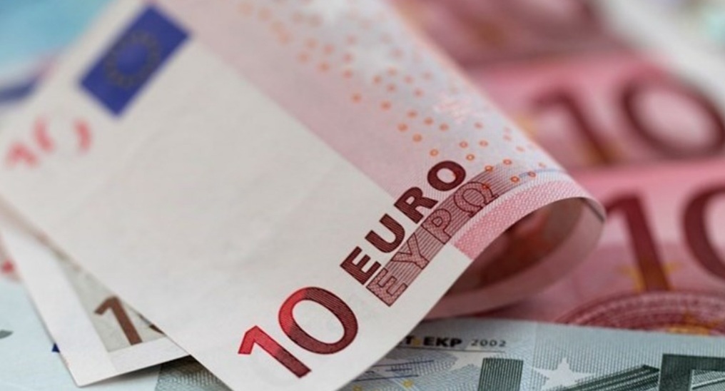 خرید و فروش یورو نقدی در بازار آزاد ارز تهران توسط صرافی